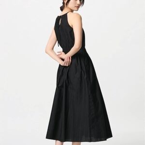 Elegant Black Sleeveless Dress